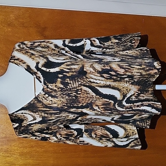 NY Collection Lightweight Stretchy3/4 Bell Sleeve Womens V-Neck Decorated Blouse - Picture 1 of 7